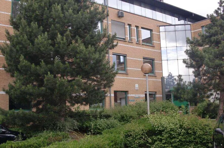 Office in Champs-sur-Marne for lease - Building Photo - Image 2 of 8