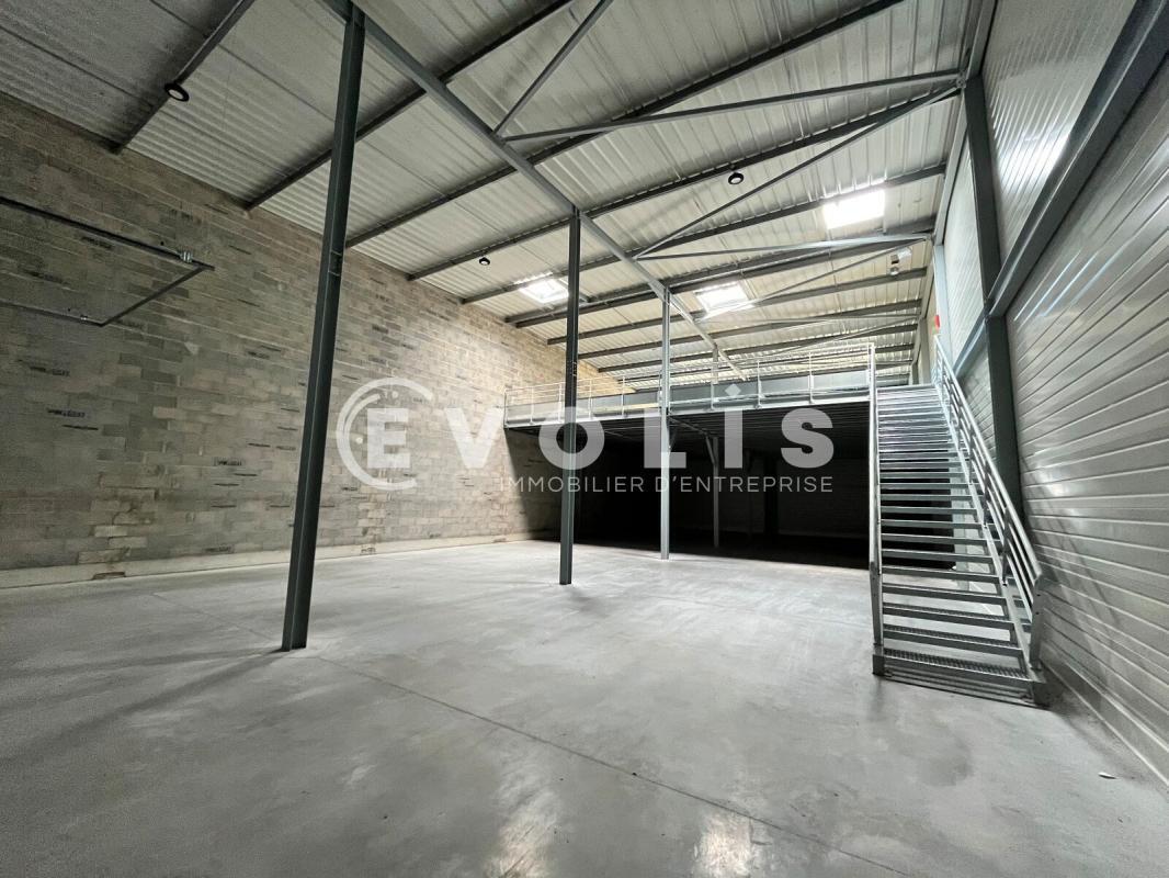 Flex in Ambares Et Lagrave for lease Interior Photo- Image 1 of 12