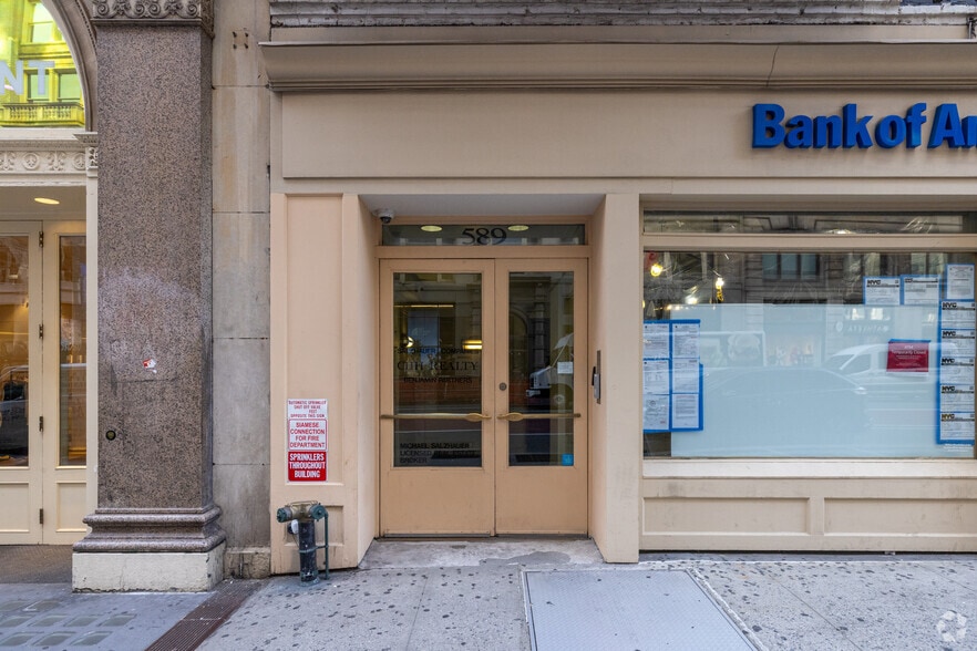 589 Broadway, New York, NY for lease - Building Photo - Image 2 of 4