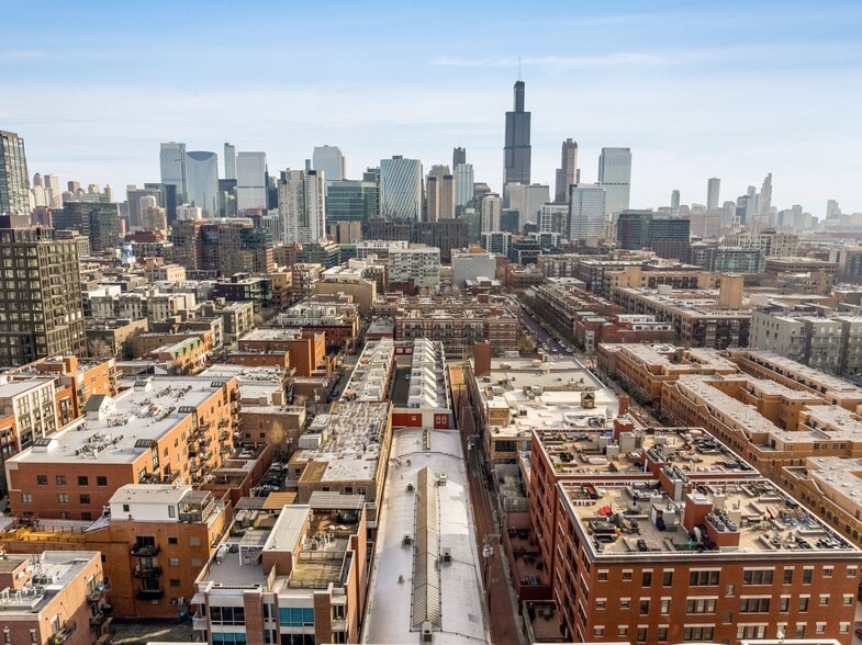 21 S Racine Ave, Chicago, IL for lease - Building Photo - Image 3 of 36