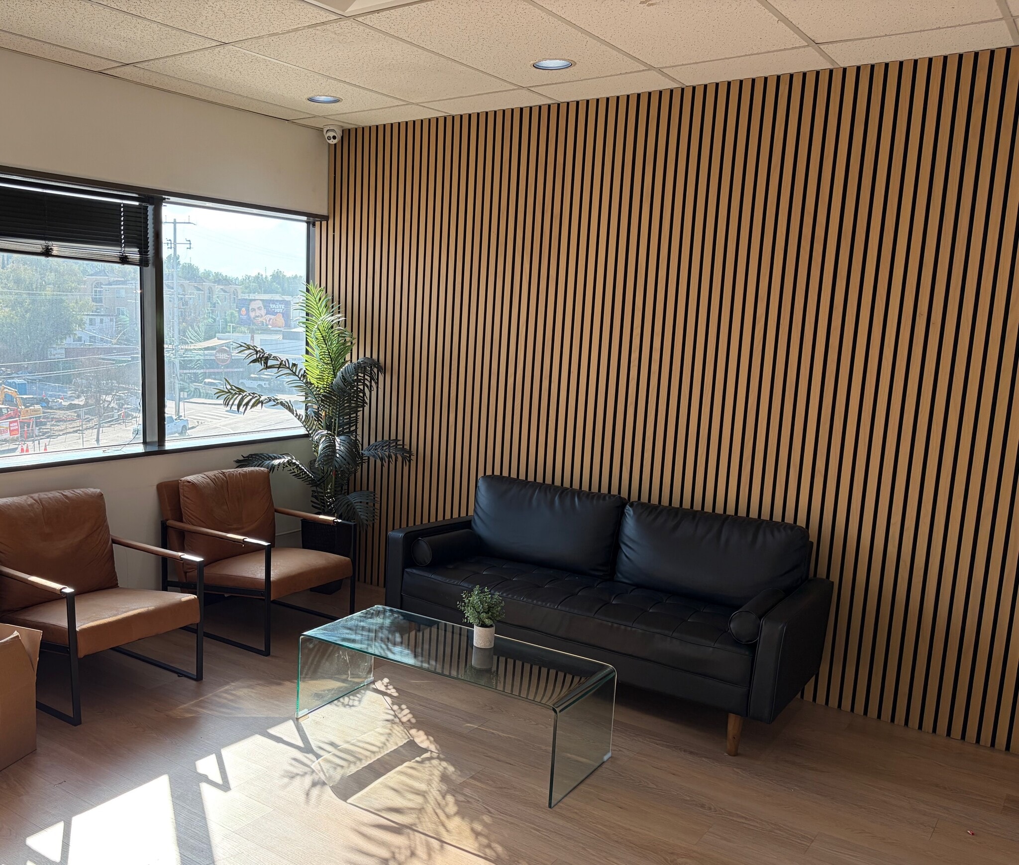 22801 Ventura Blvd, Woodland Hills, CA à louer Photo intérieure- Image 1 de 5