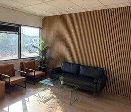 22801 Ventura Blvd, Woodland Hills, CA à louer Photo intérieure- Image 1 de 5