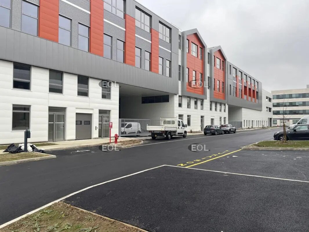 Flex dans Nanterre à louer Photo du bâtiment- Image 1 de 17