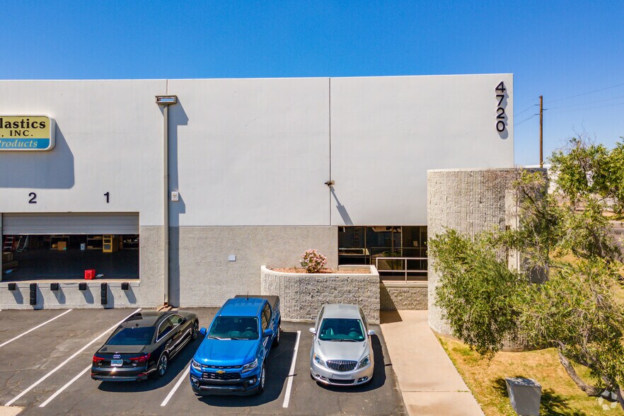 4720 W Van Buren St, Phoenix, AZ à louer - Photo du bâtiment - Image 2 de 7