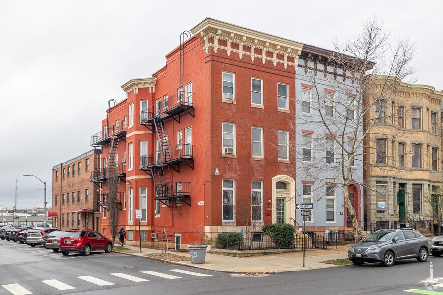 2200 Maryland Ave, Baltimore, MD for sale - Primary Photo - Image 1 of 3