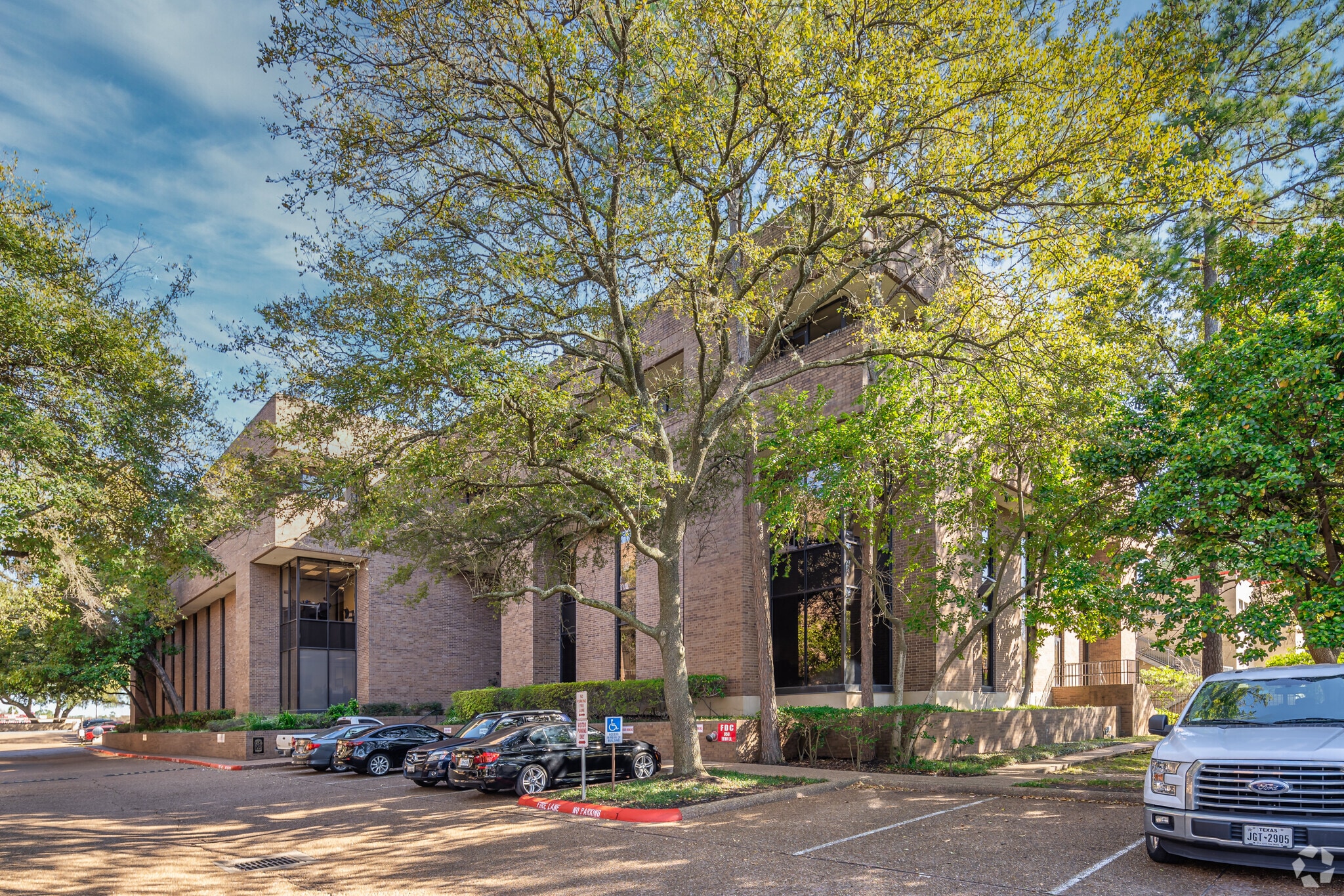 950 Echo Ln, Houston, TX for lease Primary Photo- Image 1 of 13
