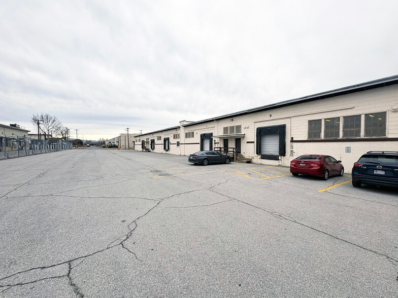 17 7th St, Clearfield, UT for lease - Primary Photo - Image 1 of 6