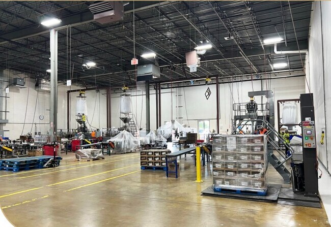 Plus de détails pour 1801 Hawthorne Ln, West Chicago, IL - Industriel à louer