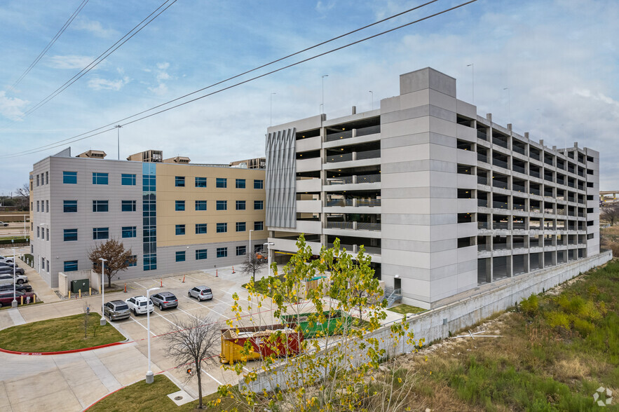 12228 N Central Expy, Dallas, TX à louer - Photo du bâtiment - Image 1 de 5