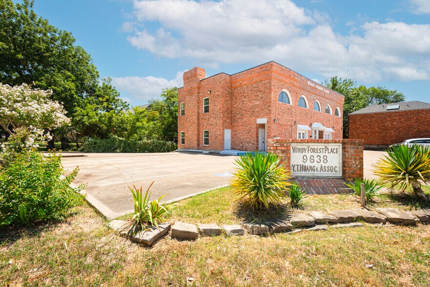 9638 Greenville Ave, Dallas, TX à louer - Photo du bâtiment - Image 1 de 23
