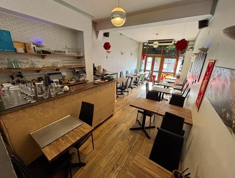 31 Clapham Park Rd, London for lease - Interior Photo - Image 2 of 2
