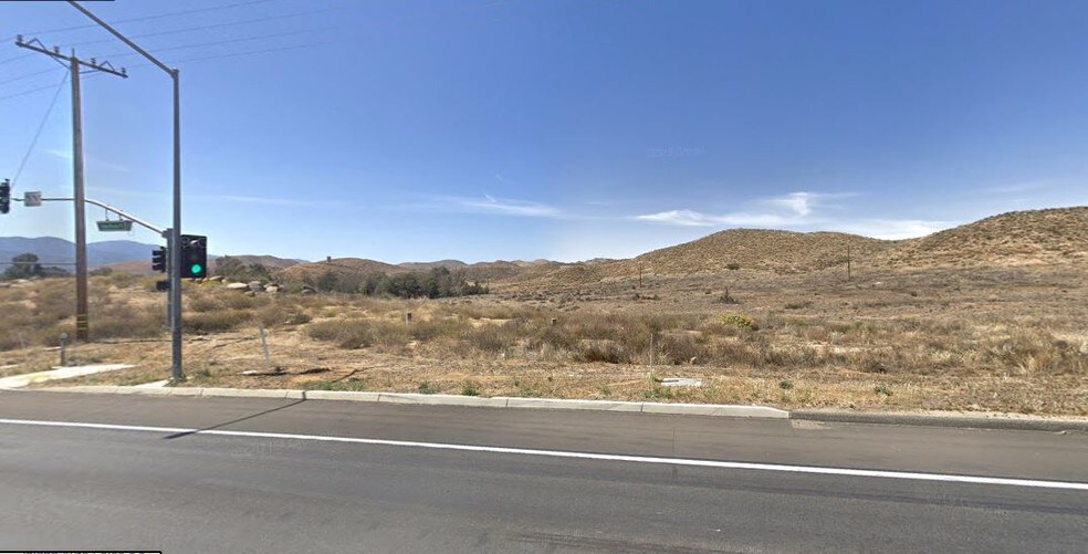 State Highway 74, Lake Elsinore, CA à vendre - Photo principale - Image 1 de 16