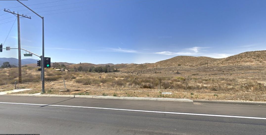 State Highway 74, Lake Elsinore, CA à vendre Photo principale- Image 1 de 17