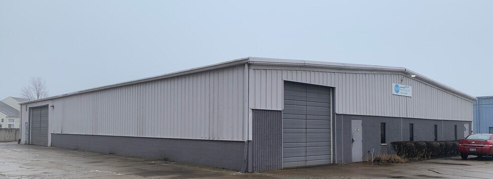 51690 Birch St, New Baltimore, MI à vendre - Photo du bâtiment - Image 2 de 2