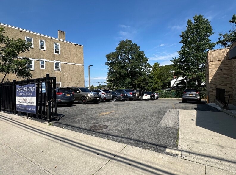 157 Lockwood Ave, Yonkers, NY à vendre - Photo du bâtiment - Image 2 de 5