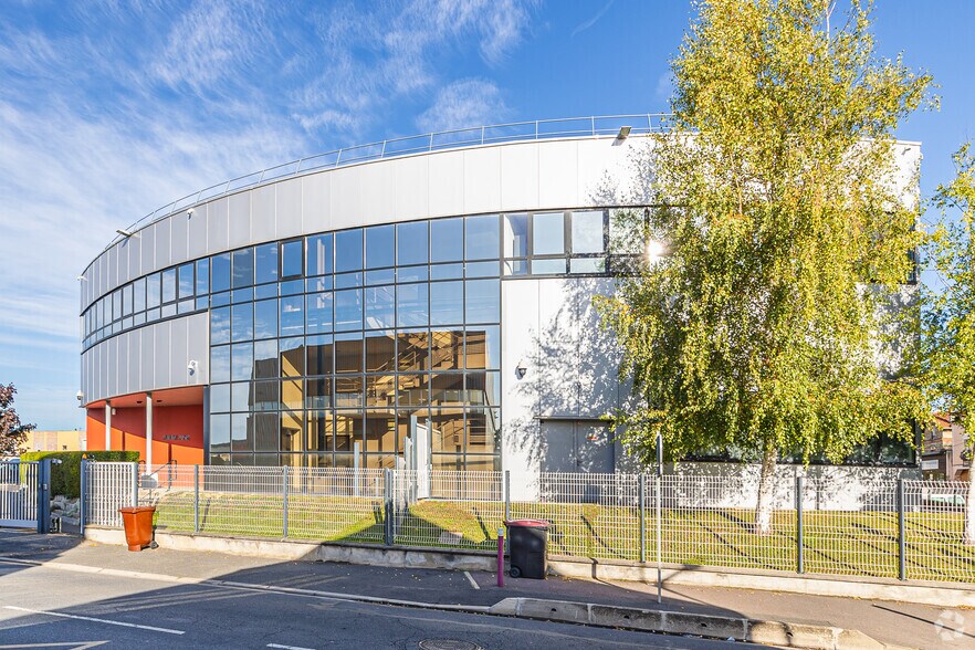 124 Rue Salvador Allendé, Bezons à louer - Photo du bâtiment - Image 2 de 3