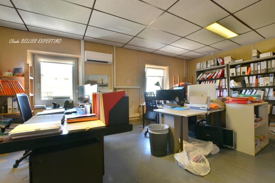 Bureau dans Marseille à louer - Photo du bâtiment - Image 2 de 11