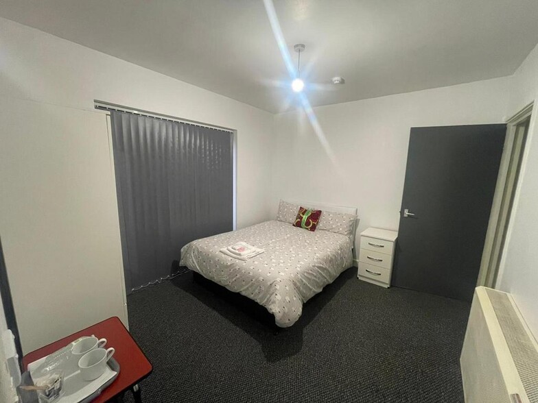 432 Birmingham Rd, Bromsgrove à louer - Photo du bâtiment - Image 2 de 54