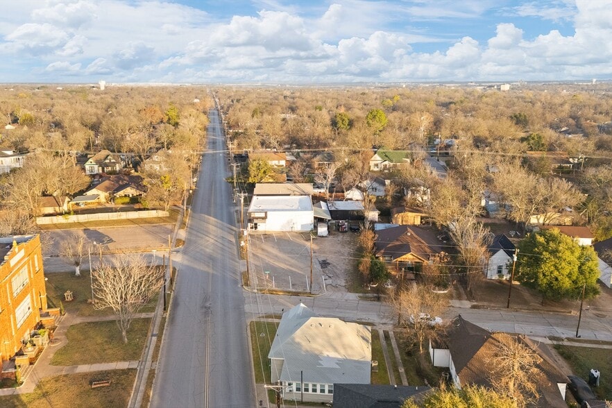 504 Granbury St, Cleburne, TX for sale - Building Photo - Image 3 of 20