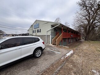 Plus de détails pour 645 E Jolly Rd, Lansing, MI - Multi-résidentiel à vendre