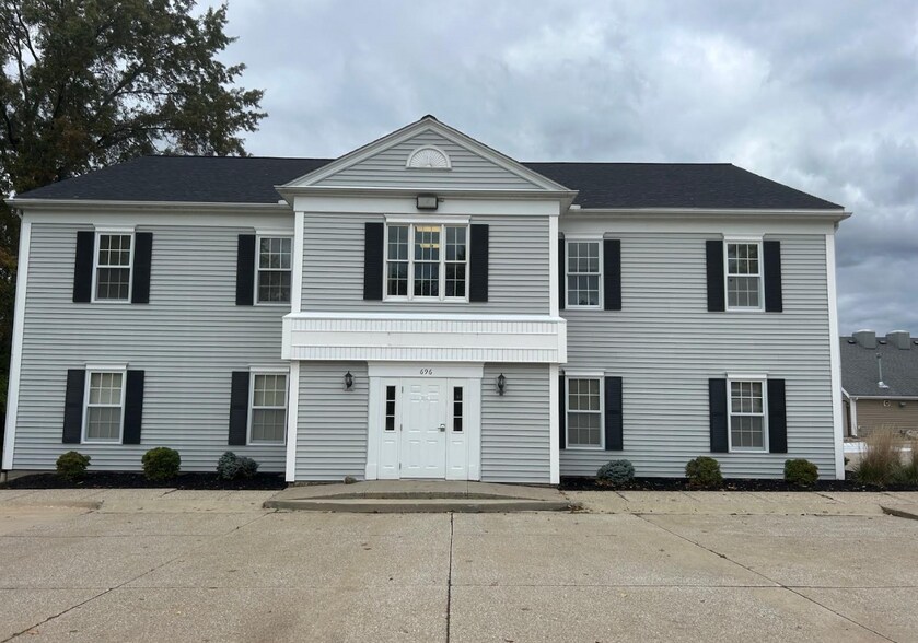 696 E Washington St, Medina, OH à louer - Photo du bâtiment - Image 2 de 8