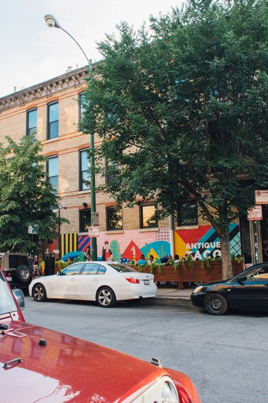 1360 N Milwaukee Ave, Chicago, IL à louer - Photo du bâtiment - Image 3 de 5