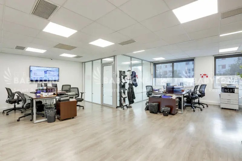 Office in Boulogne-Billancourt for sale - Interior Photo - Image 1 of 8