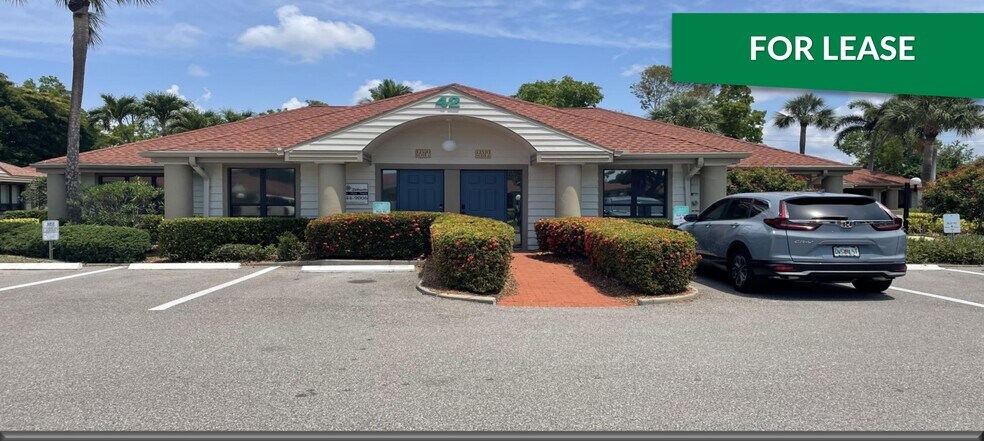 12520 World Plaza Ln, Fort Myers, FL for lease - Building Photo - Image 2 of 23