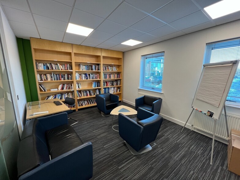 Greengate, Harrogate for sale - Interior Photo - Image 2 of 10