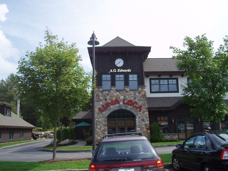 1930 Saranac Ave, Lake Placid, NY à louer - Photo du bâtiment - Image 3 de 6
