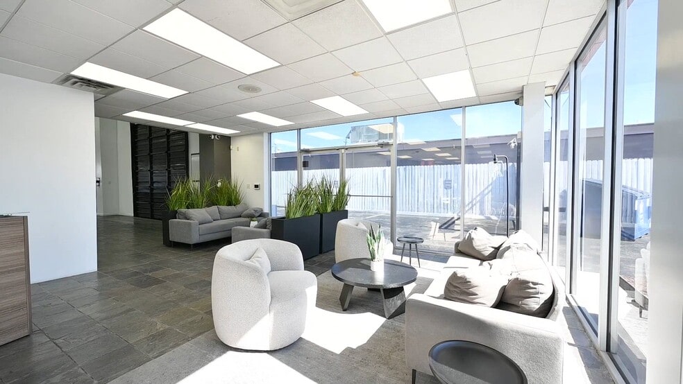 5712 Southwest Fwy, Houston, TX for lease - Commercial Listing Video - Image 2 of 71