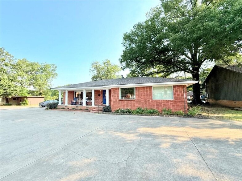 2802 W Main St, Russellville, AR à vendre - Photo du bâtiment - Image 2 de 46