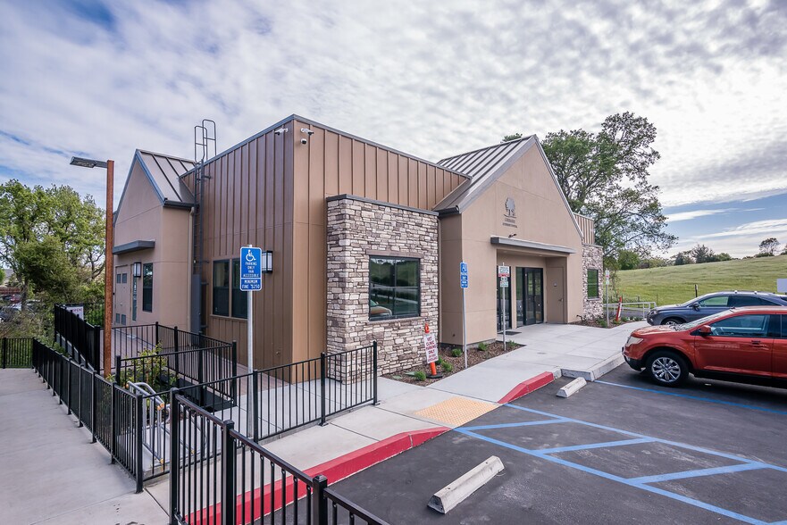 1055 Rossi Rd, Templeton, CA à vendre - Photo du bâtiment - Image 3 de 6