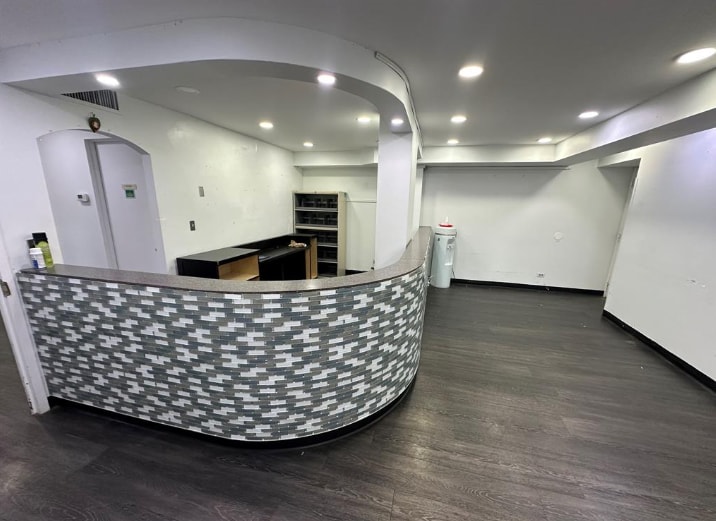 711A-711D Seagirt Ave, Far Rockaway, NY for lease Interior Photo- Image 1 of 2