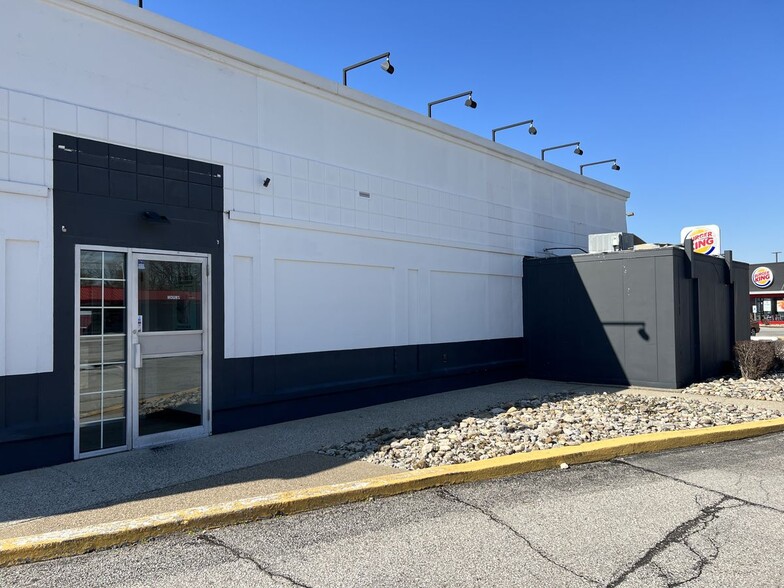 1426 E 10th St, Jeffersonville, IN for lease - Building Photo - Image 3 of 5