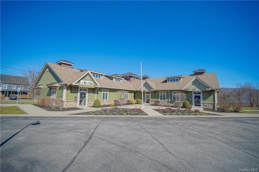 92 Old Route 9W, New Windsor Township, NY for lease - Building Photo - Image 2 of 7