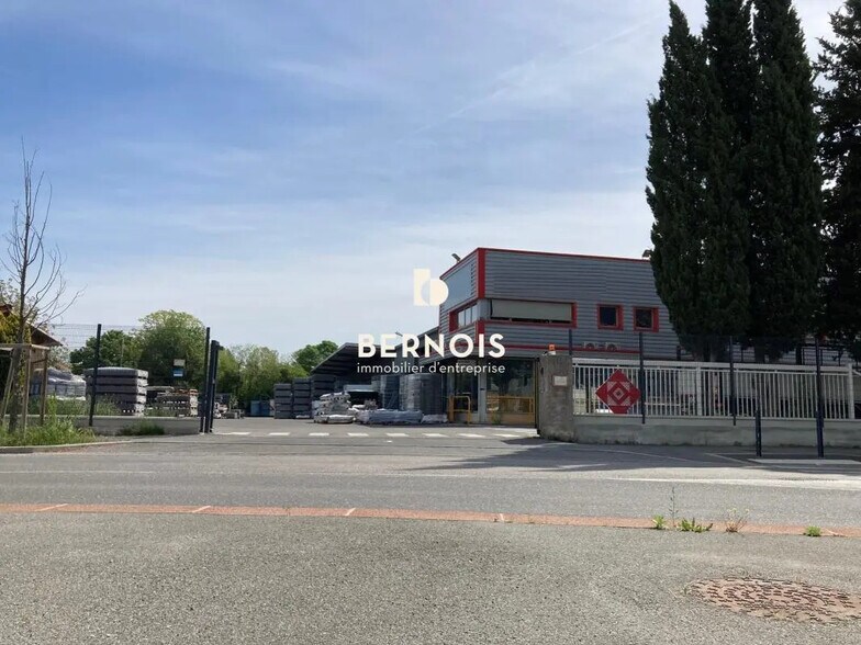 Office in Brignoles for lease - Building Photo - Image 2 of 12