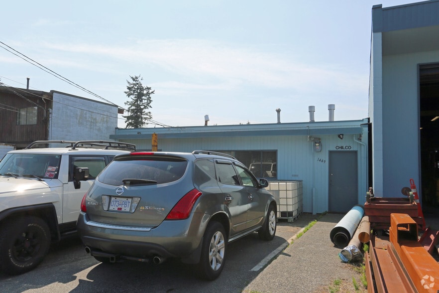 1449 Charlotte Rd, North Vancouver, BC for lease - Building Photo - Image 2 of 4
