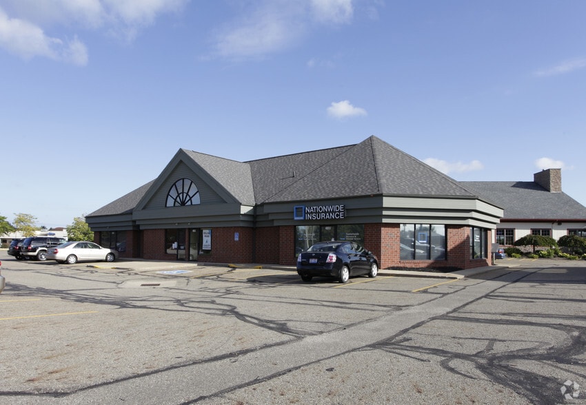 4601-4719 Fulton Dr, Canton, OH for lease - Primary Photo - Image 1 of 8