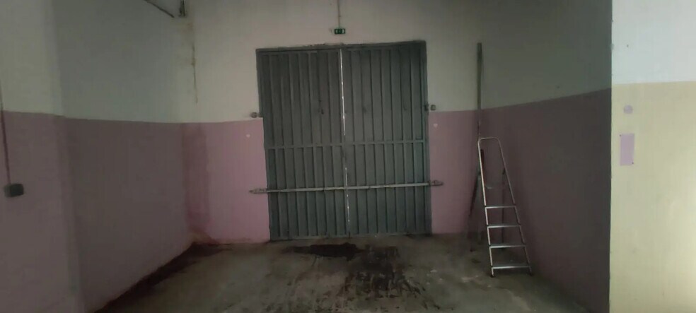 Flex dans La Courneuve à louer - Photo du bâtiment - Image 3 de 4