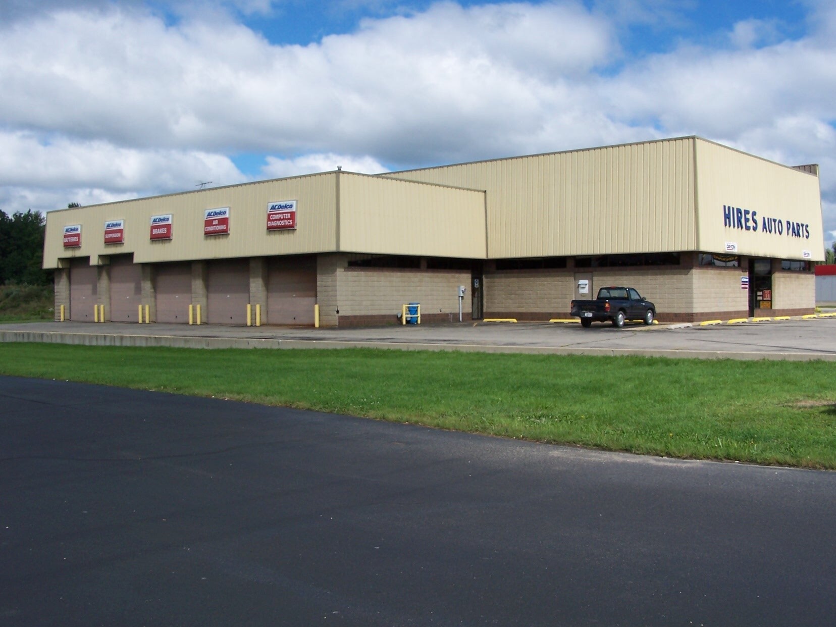 1905 N Wayne St, Angola, IN à vendre Photo principale- Image 1 de 6