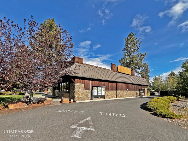 620 N Arrowleaf Trl, Sisters, OR à louer - Photo du bâtiment - Image 3 de 5