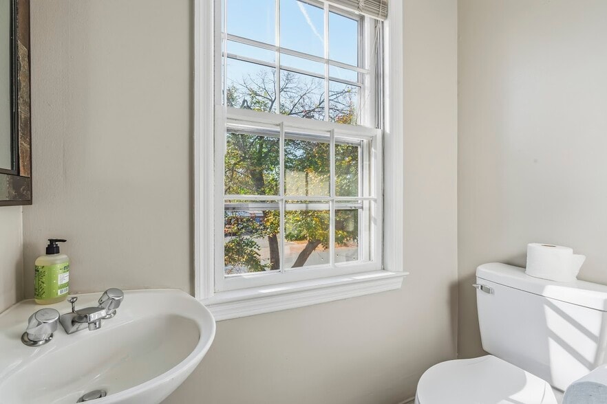 801-809 Franklin St, Alexandria, VA for lease - Building Photo - Image 3 of 7