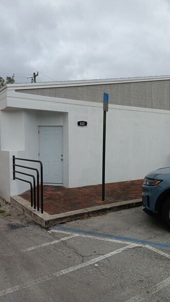 822 SE 8th Ave, Deerfield Beach, FL for sale - Primary Photo - Image 1 of 5