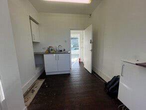 4 Hoestock Rd, Sawbridgeworth for lease Interior Photo- Image 2 of 2