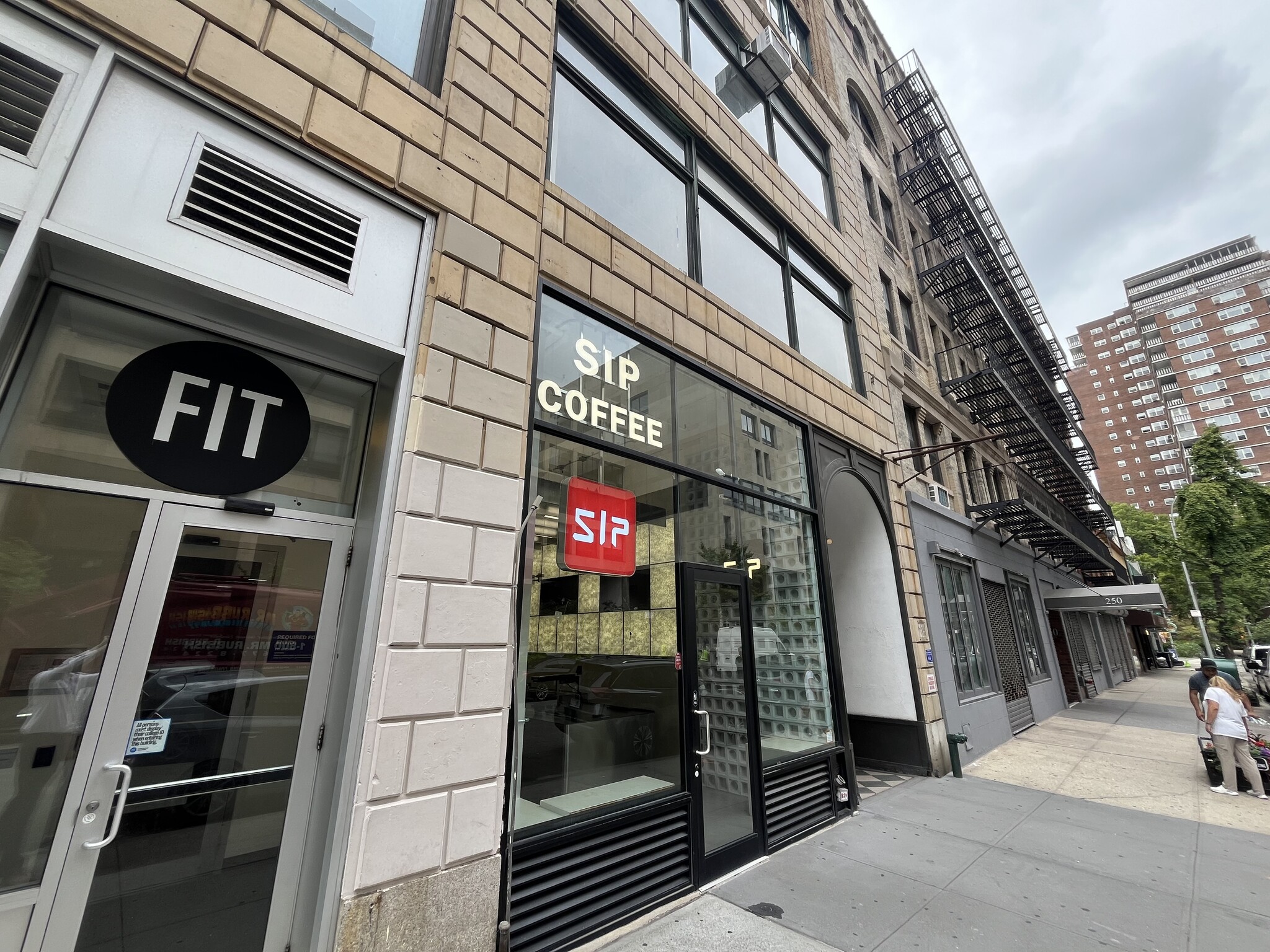 242 W 27th St, New York, NY for lease Interior Photo- Image 1 of 8