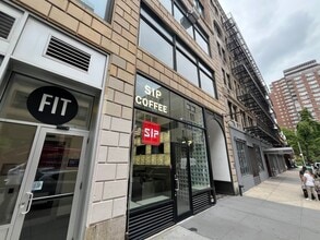 242 W 27th St, New York, NY for lease Interior Photo- Image 1 of 8