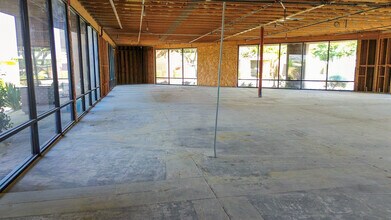 39810 Portola Ave, Palm Desert, CA à louer Photo intérieure- Image 2 de 4