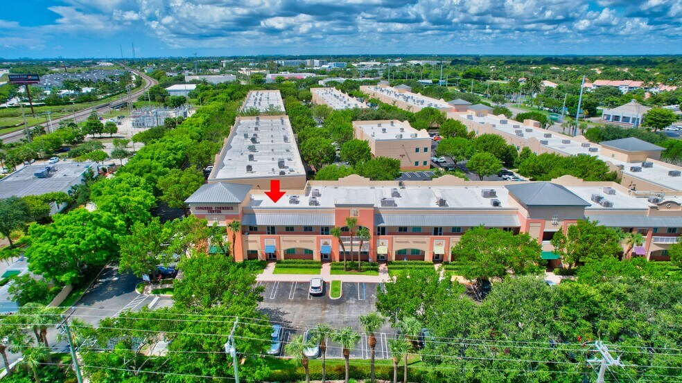 601 N Congress Ave, Delray Beach, FL à louer - Photo du bâtiment - Image 3 de 17