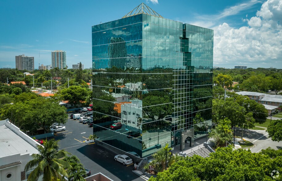 2121 SW 3rd Ave, Miami, FL à louer - Photo du bâtiment - Image 1 de 28